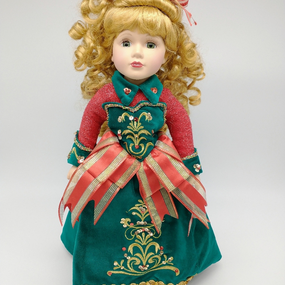 Vintage Victorian Rose Collection Porcelain Doll